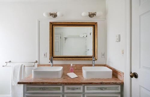 New Preston House | ABC Stay - Connecticut Four Bedroom Home