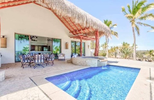 Ensenada Los Muertos Villa | Abuelo: Premium Oceanfront 2-bed, 2-bath villa with private