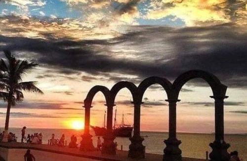 Downtown Puerto Vallarta Apartment | Ade depa!