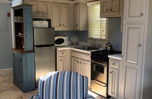 Cummaquid Cottage | Adorable cottage on Cape Cod's historic Rt 6A