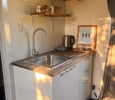 Staveley House | Adorable studio cottage with mountain views