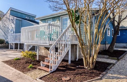 Midtown Ocean City Cottage | Adorable, waterfront beach cottage w/bay view, full kitchen, & free WiFi