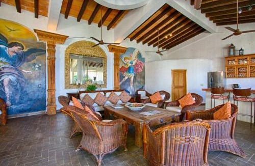 Conchas Chinas House | Adventure House Conchas Chinas