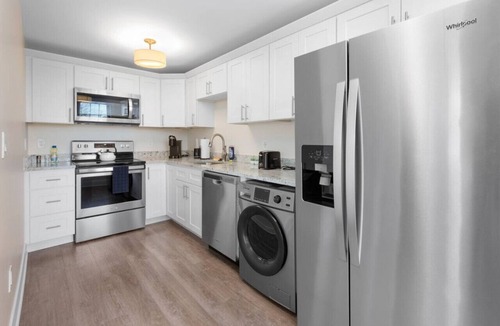 Midtown Apartment | Affordable 1-BR by DMC Detroit