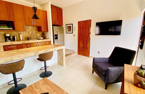 San Antonio Tlayacapan House | Ajijic 1 Bedroom Guesthouse -Walk To Everything -Patio -Bikes - Pickleball Court