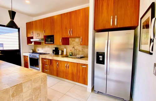 San Antonio Tlayacapan House | Ajijic 1 Bedroom Guesthouse -Walk To Everything -Patio -Bikes - Pickleball Court