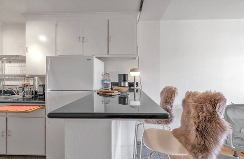 Western Addition Apartment | Alamo Square Treasure