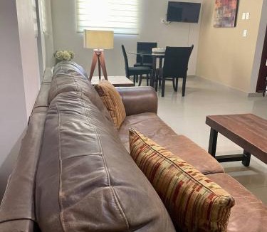 Las Gaviotas House | Alcantara apt, Ground floor, great for digital, 2 blocks walk to beach