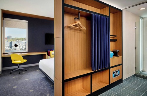 Dorval Hotel | Aloft by Marriott Montreal Airport