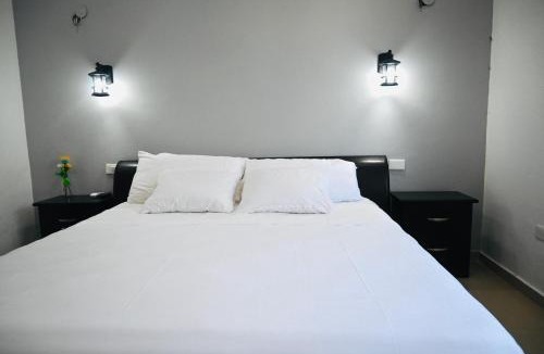 La Gloria House | Alojamiento entero con vista al mar desde terraza y balcón