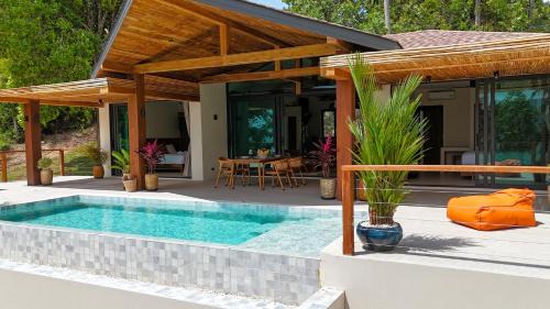 Nong Chaeng Villa | Altura Villa Pool & Panoramic View
