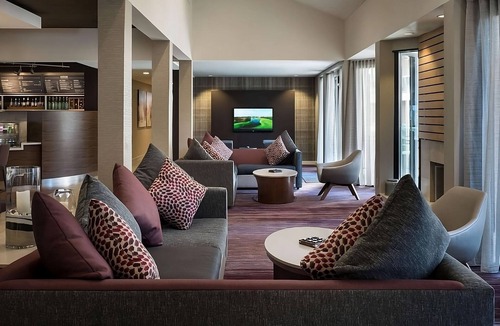 El Segundo Resort | Always a Great Idea To Unwind! Close to El Segundo Beach, Pets are Allowed