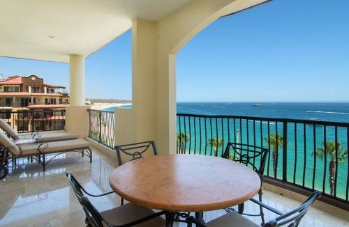 Colonia El Progreso Resort | Amazing 3-bedroom OCEAN FRONT PENTHOUSE in Cabo San Lucas with WiFi & AC