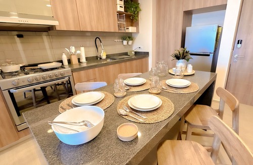 El Marques Apartment | Amazing Apartment in Zibata, Pool & Coworking