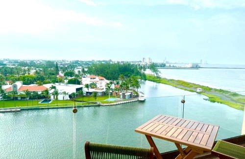 Boca del Rio Apartment | Amazing apartment w/amenities and lake view