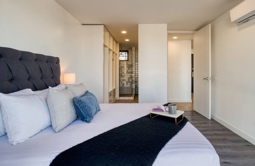 Avenida Revolucion Apartment | Amazing Apt w/a Pvt Balcony: Lounge-B/Center+Gym