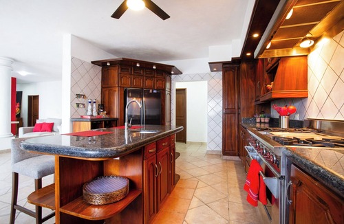Downtown Puerto Vallarta Condo | Amazing Casa de Caras 5