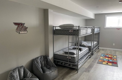 Selwyn House | Amazing custom home with with it's own all season hockey rink.