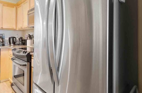 Seaview Condo | Amazing Ocean View, Pets Ok, Relaxing, Steps to beach (SeaLaView)