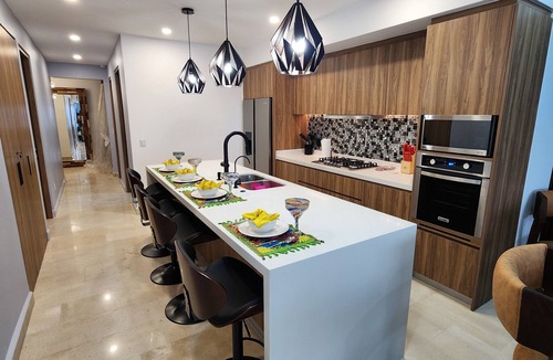 Las Glorias Condo | Amazing Sunsets Are Just The Beginning 3b/4ba Luxury 24th Floor Oceanfront Condo