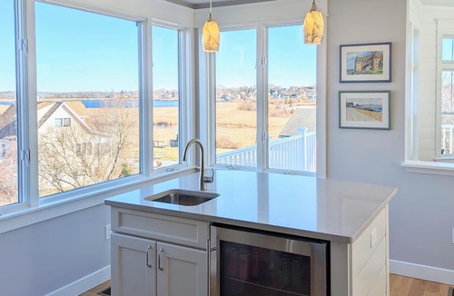 Bonnet Shores House | Amazing views, book now for winter & graduation.