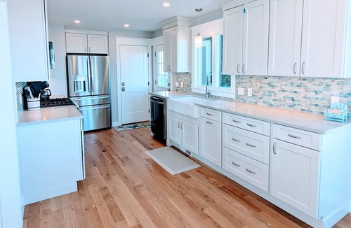 Bonnet Shores House | Amazing views, book now for winter & graduation.
