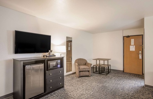 Birch Run Hotel | Americas Best Value Inn Birch Run