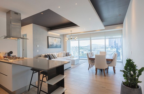 Financial District Apartment | Andares City Views Apt- Shopping & Lifestylenn