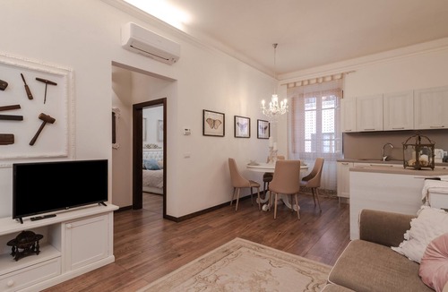 Laterina Apartment | Apartment 'Dimora Storica Toscana - Il Falegname' with Wi-Fi and Air Conditioning