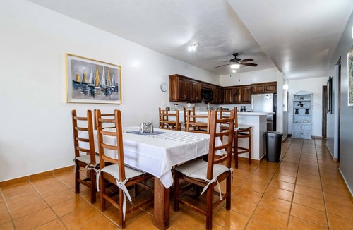 San Carlos Condo | Apartamento de 2 recámaras y dos baños, junto a la playa. Vista increíble!