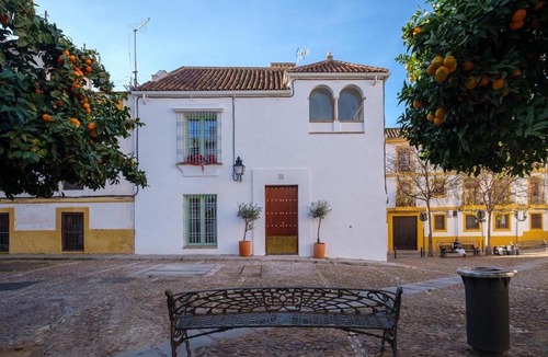 La Catedral Apartment | Apartamentos Los Patios de la Judería
