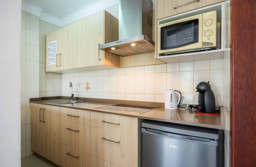 Cala Figuera Apartment | Apartment 'Cala Figuera 1b' with Sea View, Wi-Fi and Air Conditioning
