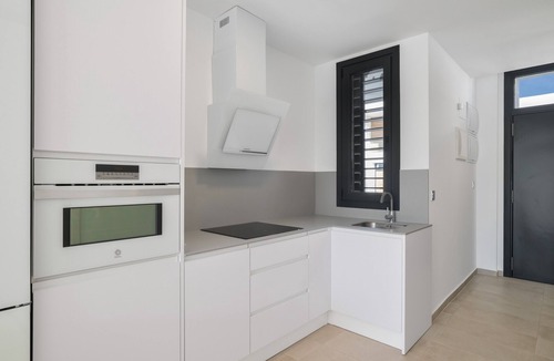 Bolonia Apartment | Apartment 'Casa África' with Shared Pool, Wi-Fi and Air Conditioning