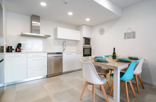 Calafell Apartment | Apartment 'Costa Dorada Perle' with Sea View, Shared Pool and Air Conditioning
