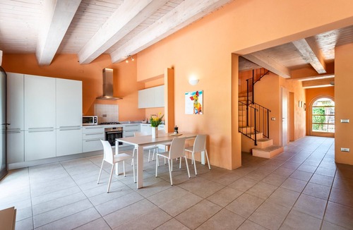 Trequanda Villa | Apartment In A Hotel "Villa Pesca" with Shared Pool, Private Balcony & Wi-Fi