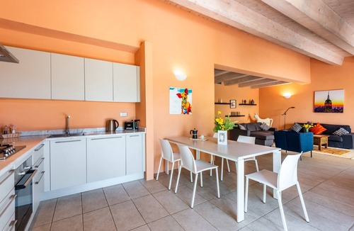 Trequanda Villa | Apartment In A Hotel "Villa Pesca" with Shared Pool, Private Balcony & Wi-Fi