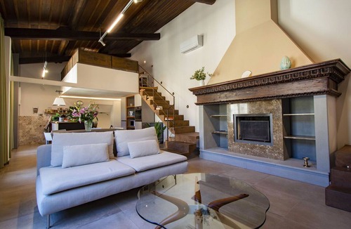 San Giovanni Apartment | Apartment in Florence with 3 bedrooms sleeps 6