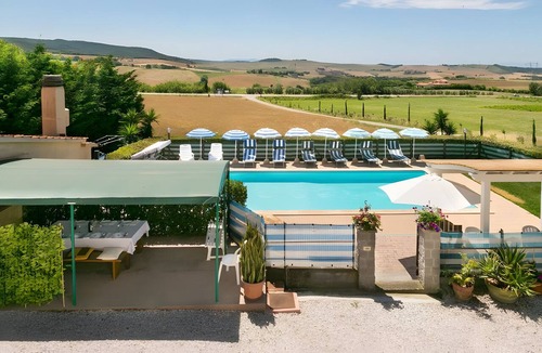 Castellina Marittima Apartment | Apartment 'Agriturismo Case Nuove - Sole' with Shared Pool, Wi-Fi and Air Conditioning