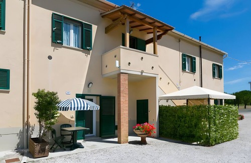Castellina Marittima Apartment | Apartment 'Agriturismo Case Nuove - Sole' with Shared Pool, Wi-Fi and Air Conditioning