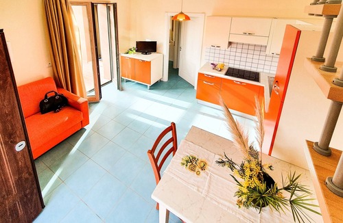 Cavo Apartment | Apartment 'La Pergola Al Cavo 9' with Pool, Shared Terrace, and Air Conditioning