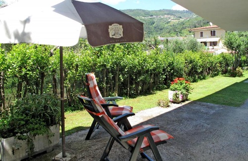 Capanne-Prato-Cinquale Apartment | Apartment Mandarino by Interhome
