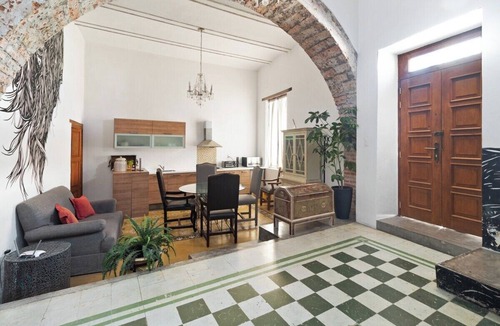 La Cruz House | Apartment in Historic Downtown with terrace and A/C