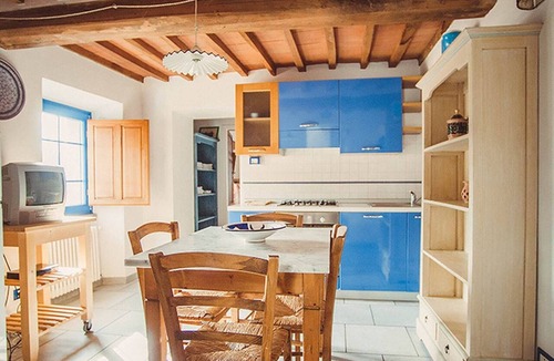 Massa Apartment | Apartment on the first floor with a private sitting area and a wonderful view