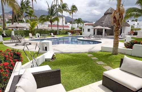 Club Santiago Apartment | Apartment (second floor) one block from the beach, CLUB SANTIAGO, Manzanillo