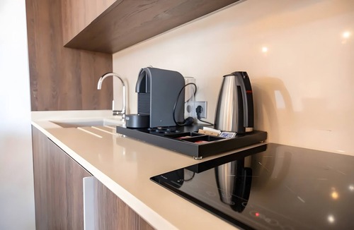 Cala Agulla Apartment | Apartment 'Suite 2' in a Hotel with Shared Pool, Wi-Fi and Air Conditioning
