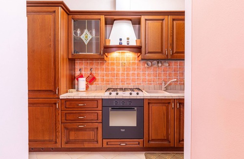 Montefollonico Apartment | Apartment 'Terrazza Da Barbara' with Private Terrace and Wi-Fi