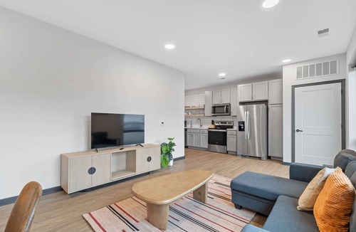 Lockerbie Square Apartment | Apartment ∙ 1 bedroom ∙ 3 guests