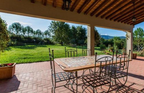 Montecatini Val di Cecina Apartment | Apartment Wohnung mit Garten- Grill und Terrasse by Interhome