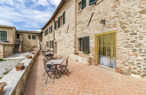Asciano Apartment | Appartamento Tulipano Shared Pool, Asciano, Italy