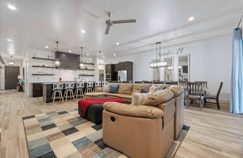 Santa Clara House | Arcadia 21 | Sleeps 32 * Shuffleboard * Games * BBQ